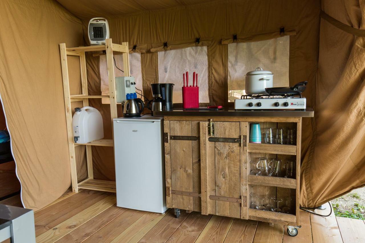 Safari Tent At Camping Le Roptai Hotell Rochefort Exteriör bild