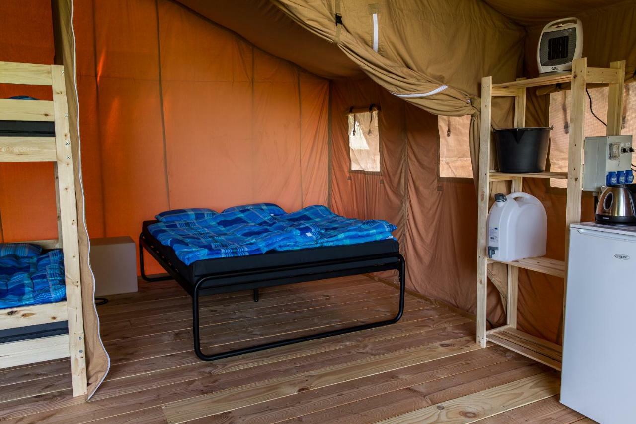 Safari Tent At Camping Le Roptai Hotell Rochefort Exteriör bild